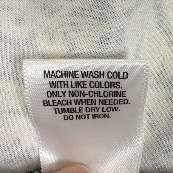 Roz & Ali Black Pencil Skirt with White Floral Printed Lace Plus Size 3X - Picture 7 of 7